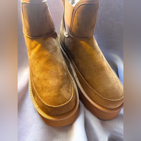 NEW Women’s Chestnut Slip On Suede Platform Mini Ankle Chelsea Boot Size 10 - Picture 1 of 9